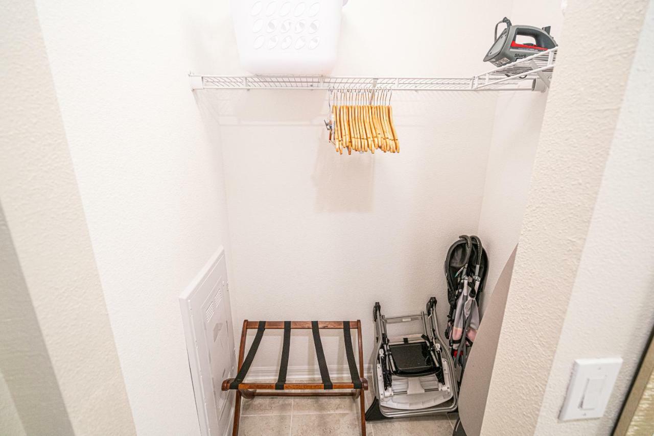 Only 5 Miles From Disney! Free Water Park! 2 Bed, 2 Bath Condo, Sleeps 8 Kissimmee Exterior photo