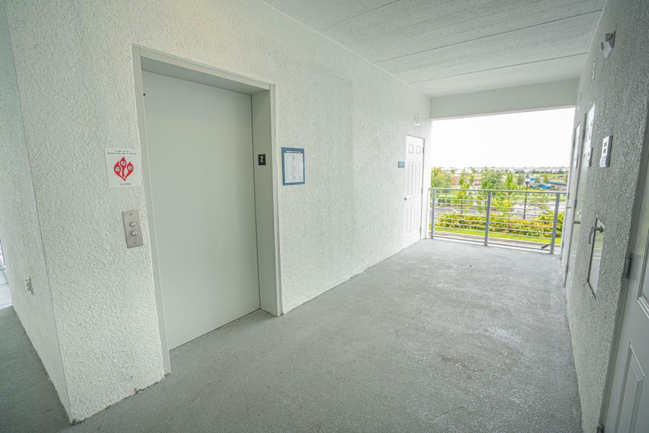 Only 5 Miles From Disney! Free Water Park! 2 Bed, 2 Bath Condo, Sleeps 8 Kissimmee Exterior photo
