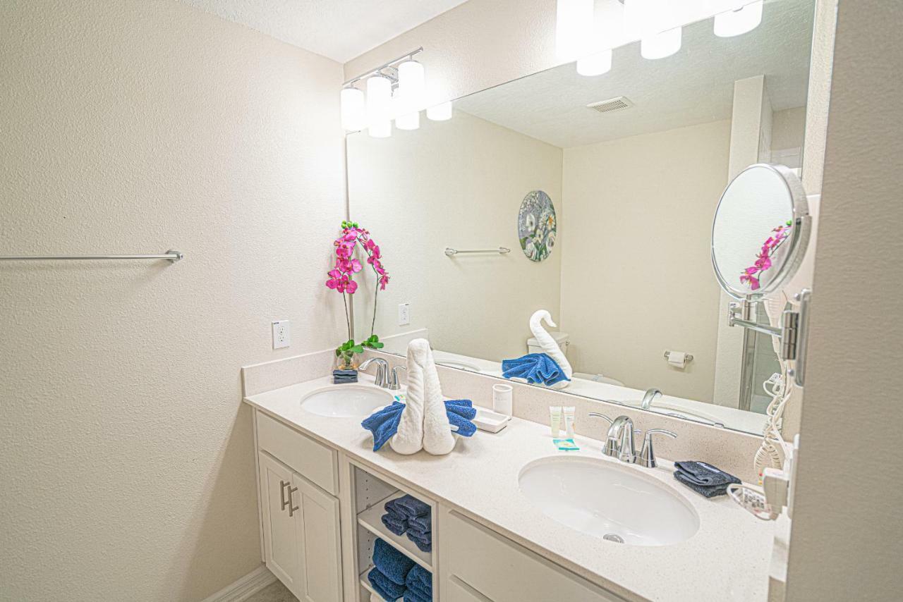 Only 5 Miles From Disney! Free Water Park! 2 Bed, 2 Bath Condo, Sleeps 8 Kissimmee Exterior photo